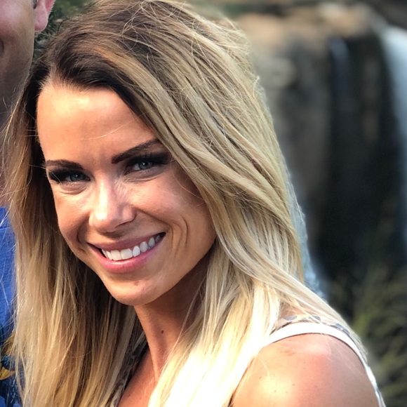 Meet your Posher, Emily - Picture 1 of 1